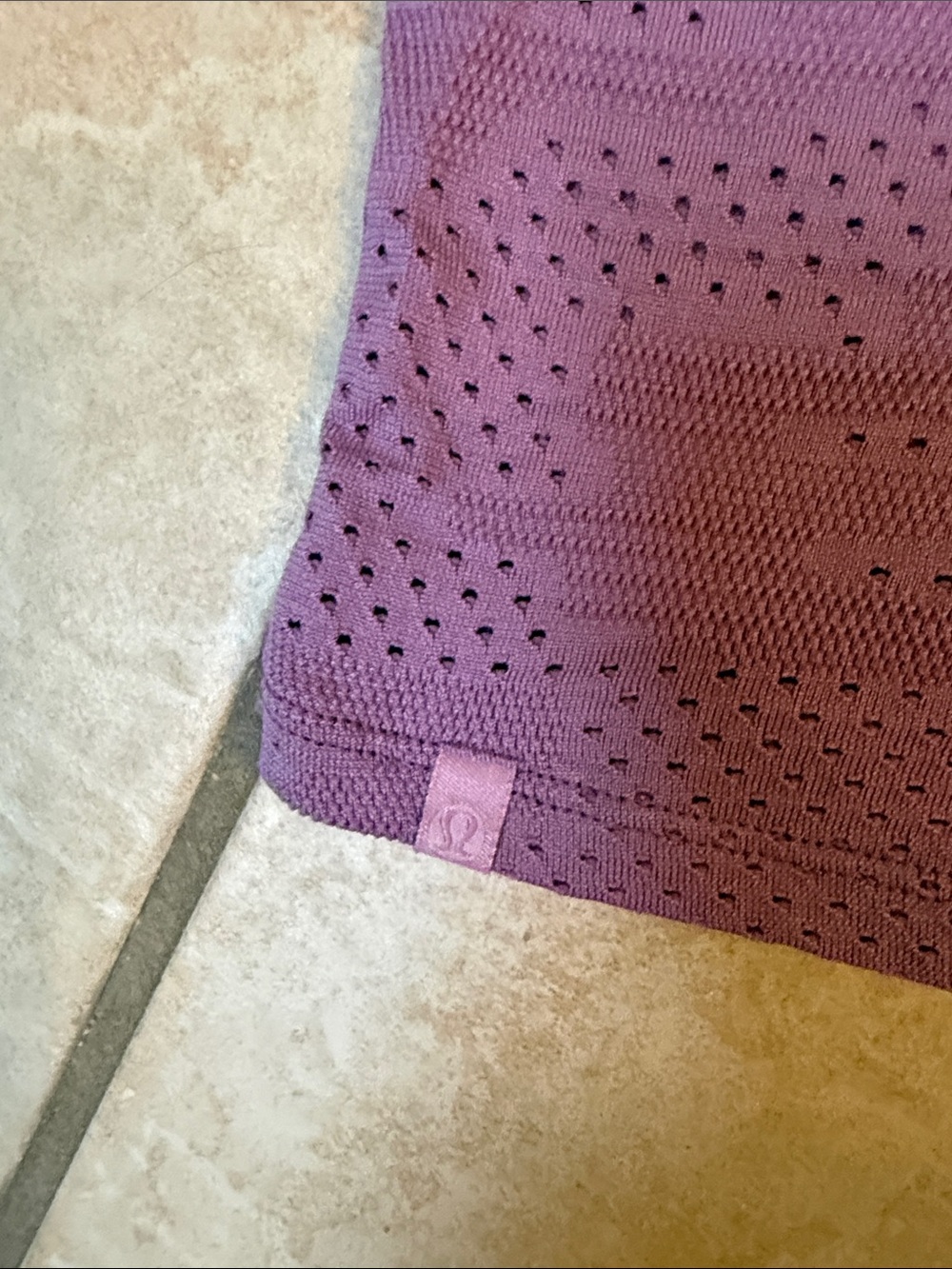 Lulu lemon crop top loose fitting, size 6 Women's Short Sleeve Active Tee - Picture 3 of 3